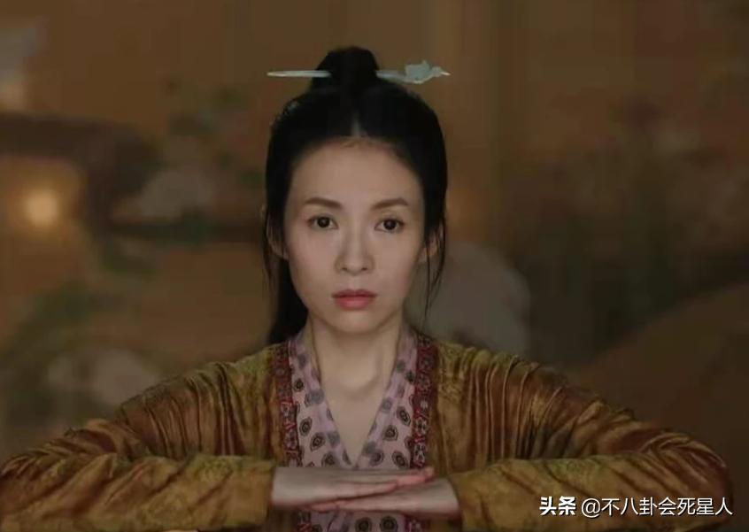 明星整容脸僵硬图片,老女明星整容脸和纯天然脸