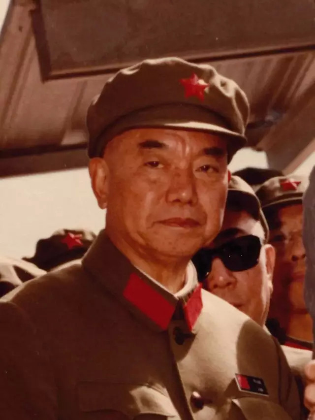 八路军6个师长只有他没成为元帅，晚年担任副主席，儿子是将军