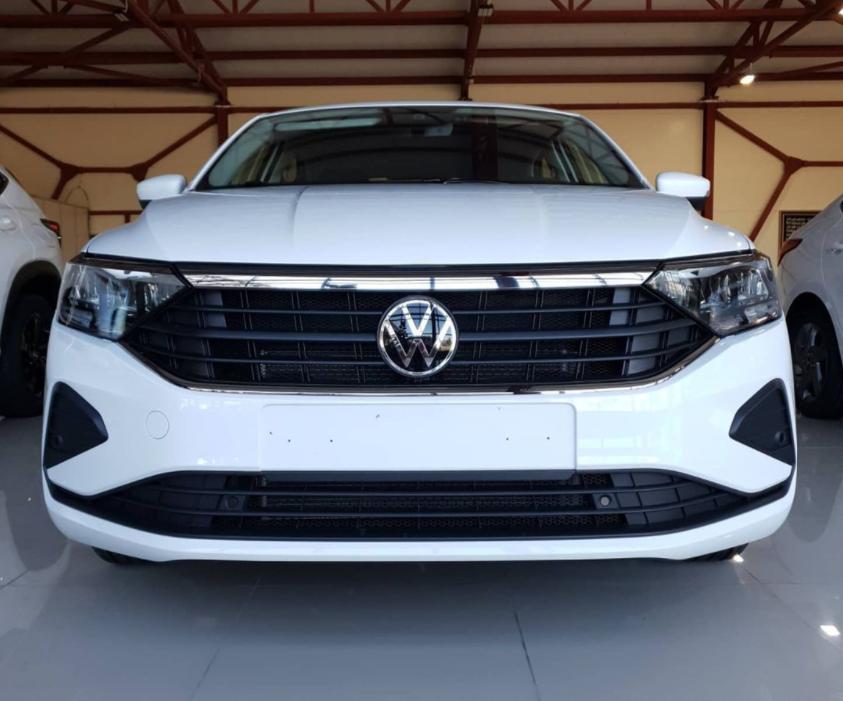 新桑塔纳对比大众polo,polo三厢版代替桑塔纳