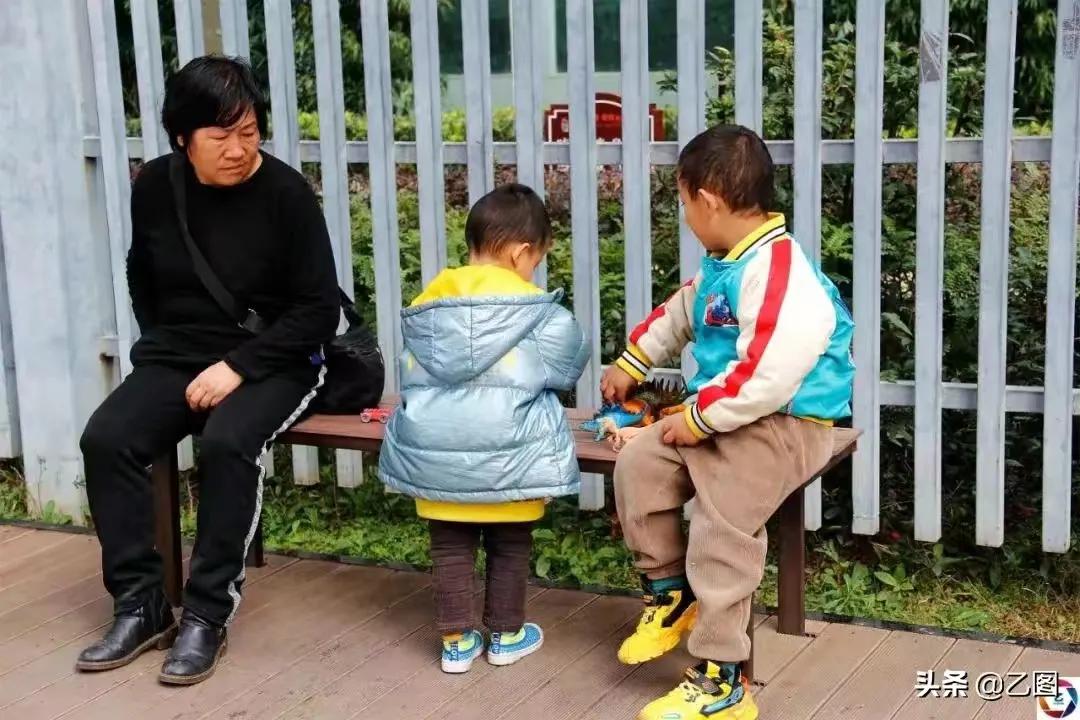 三个孩子过生日婆婆给了200红包,孩子过生日父母连个红包都不给