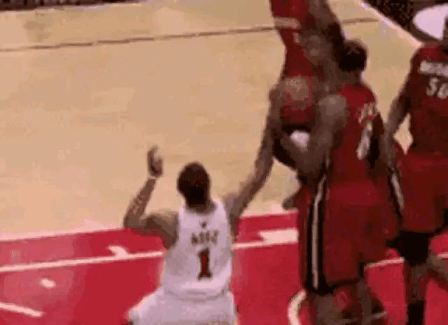 假摔詹姆斯搞笑时刻,假摔王詹姆斯