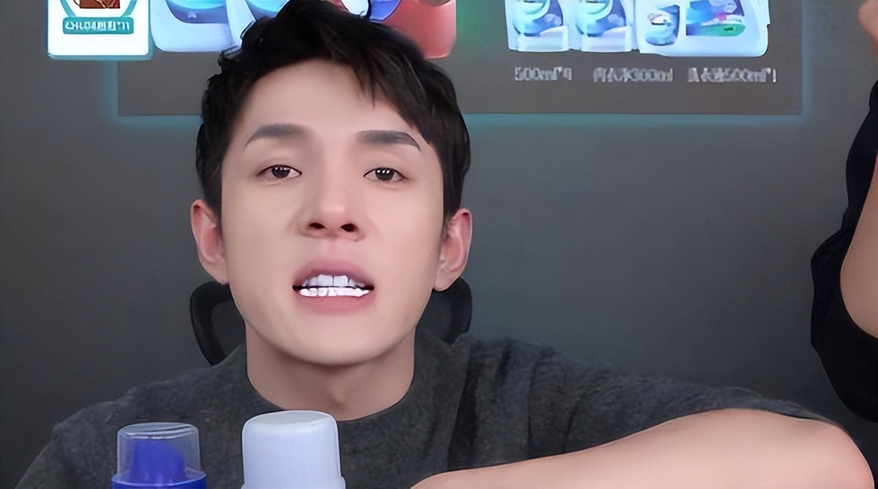 烤瓷牙牙龈发黑的明星,娱乐圈真的都是烤瓷牙吗