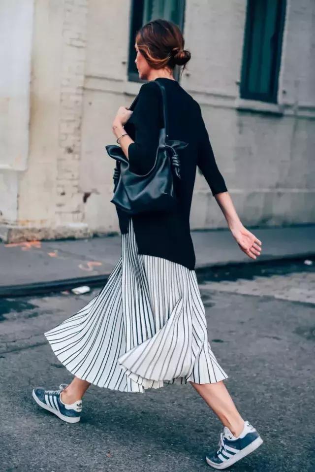 什么样的百褶裙最好看秋冬季,百褶裙适合多大的年龄穿