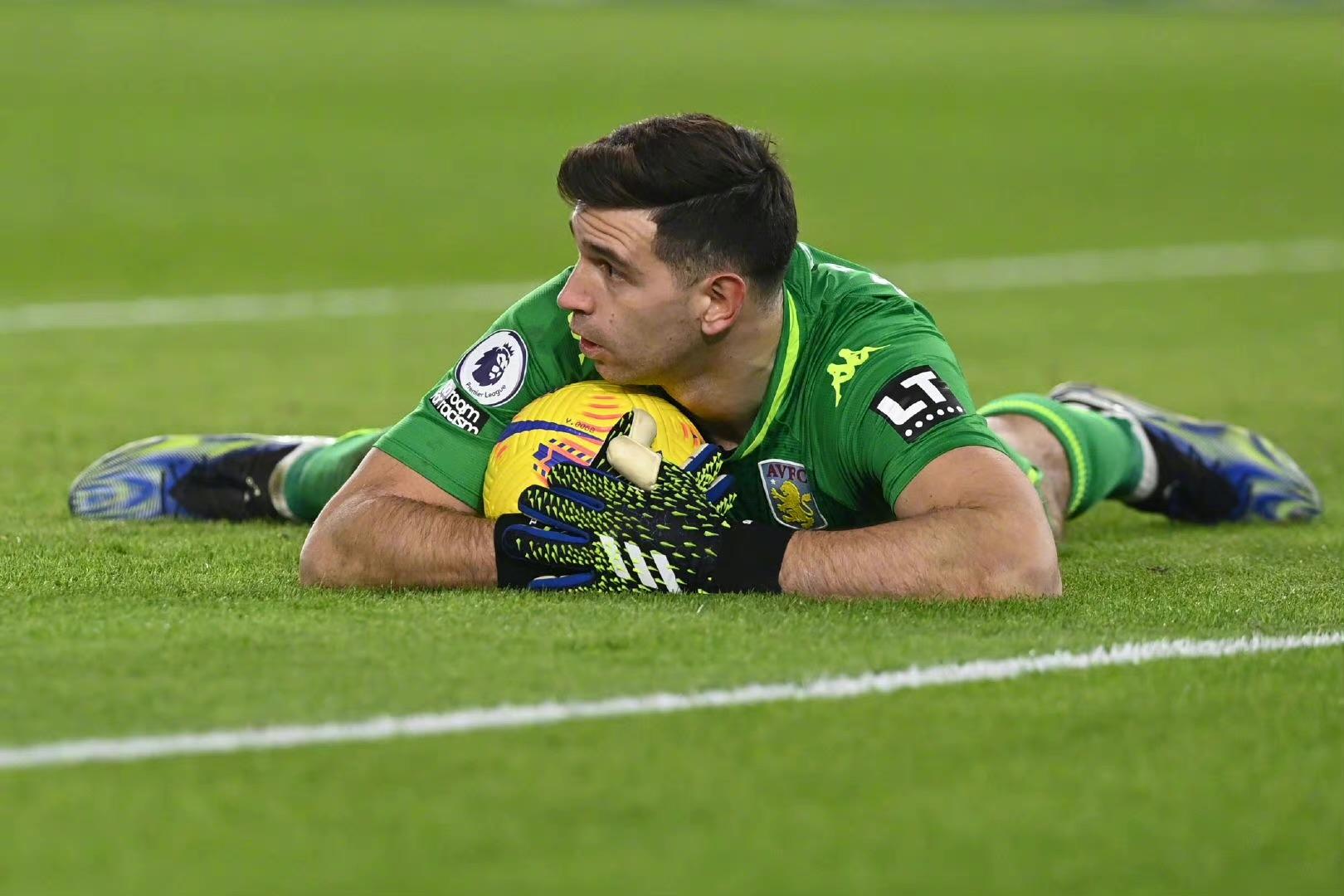 阿根廷门将马丁内斯个人介绍,阿根廷门将马丁内斯个人简介