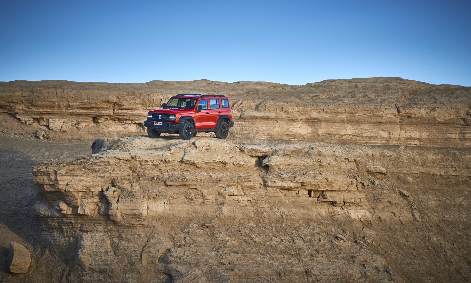 jeep牧马人对比坦克400,bj40坦克300牧马人如何选择