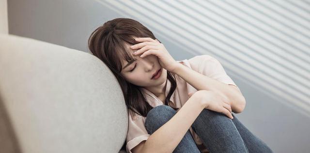 分手时，女方发私照给老公，男方生气了