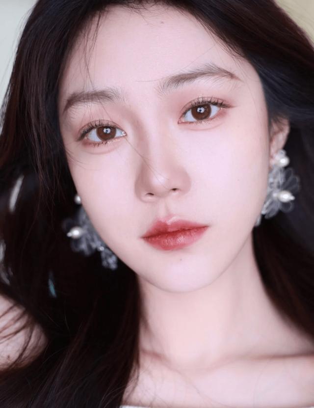 双眼皮手术后1-3天最尴尬的事,全切双眼皮出现大小眼是什么原因