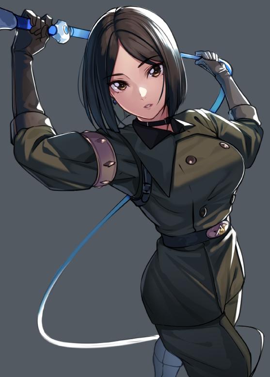 穿着严实却性感非常，十八岁就被称为“女王”，拳皇怒队鞭女薇普