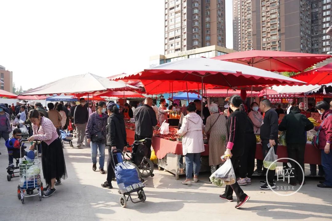 成都这个市场只开半天还放高温假，地图上找不到