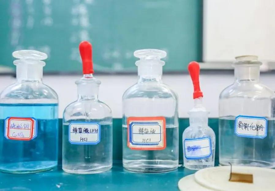 校服再丑也抵挡不了我们的青春,致青春那些年错过的校服