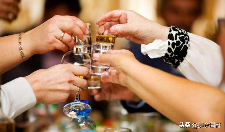 都是洋河酒，天之蓝、海之蓝、梦之蓝哪个更好喝？行家：差别很大