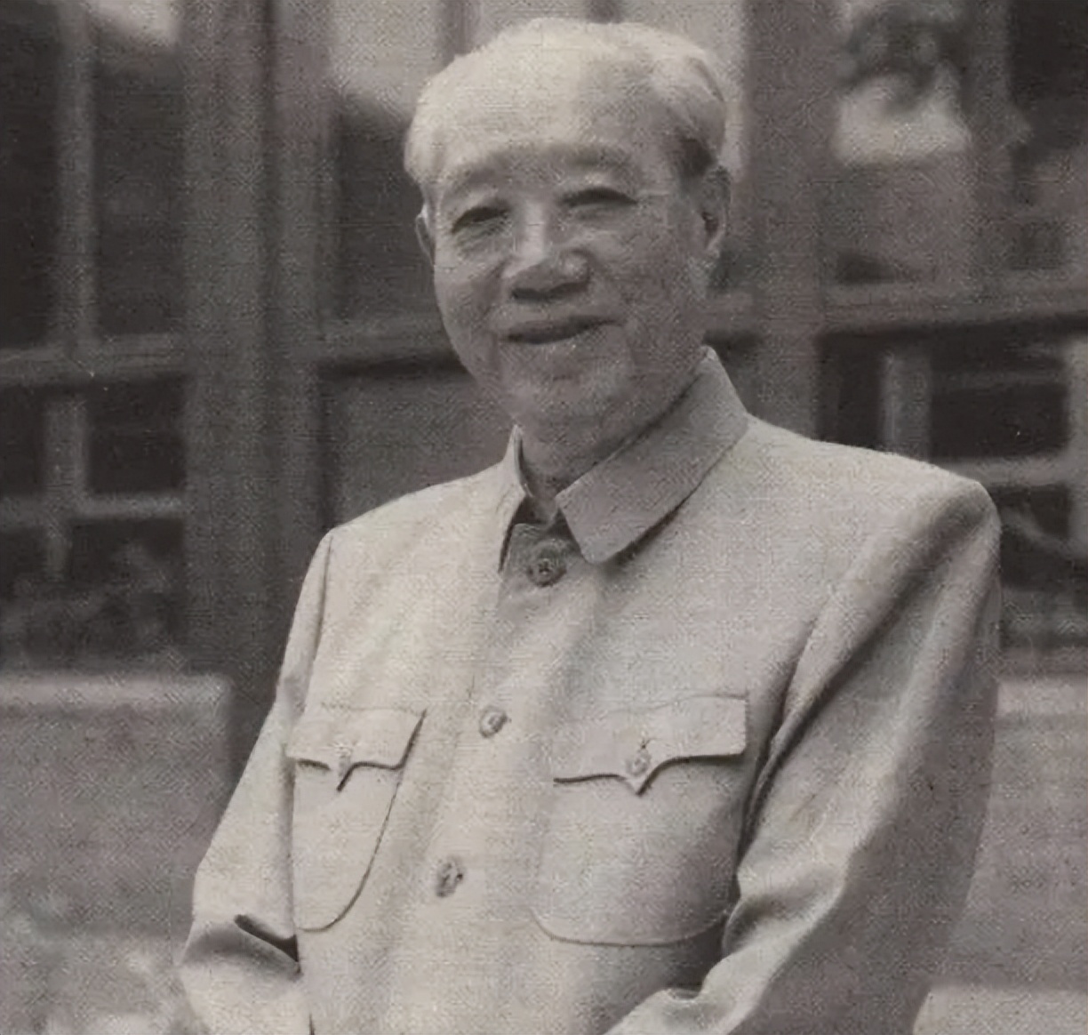 83年古月结束表演，*尚昆杨**亲自接见：我不懂表演，但提两条建议