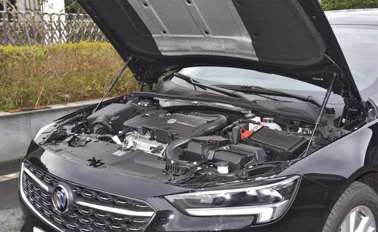 别克君威为啥这么便宜,别克君威和凡尔赛哪个值得买