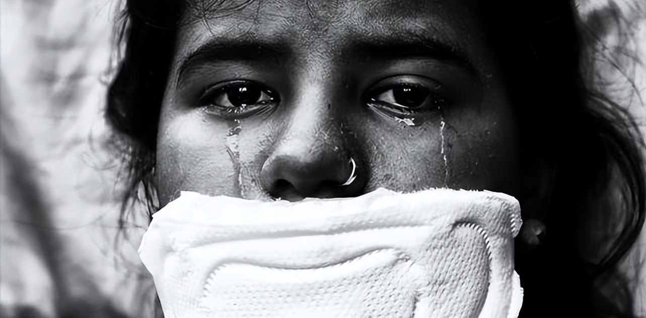 惨！为了防止月经影响工作，印度十几万甘蔗女工被哄骗切掉子宫