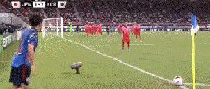 东亚杯中国男足对战日本直播,中国队2连胜击败亚洲双冠队