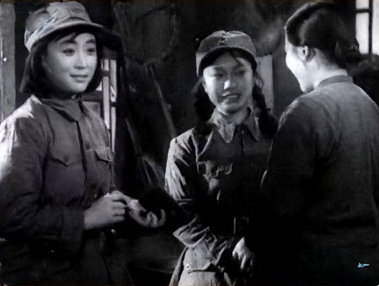 刘胡兰牺牲时，12岁的妹妹在刑场目睹全程，后来妹妹生活怎样？