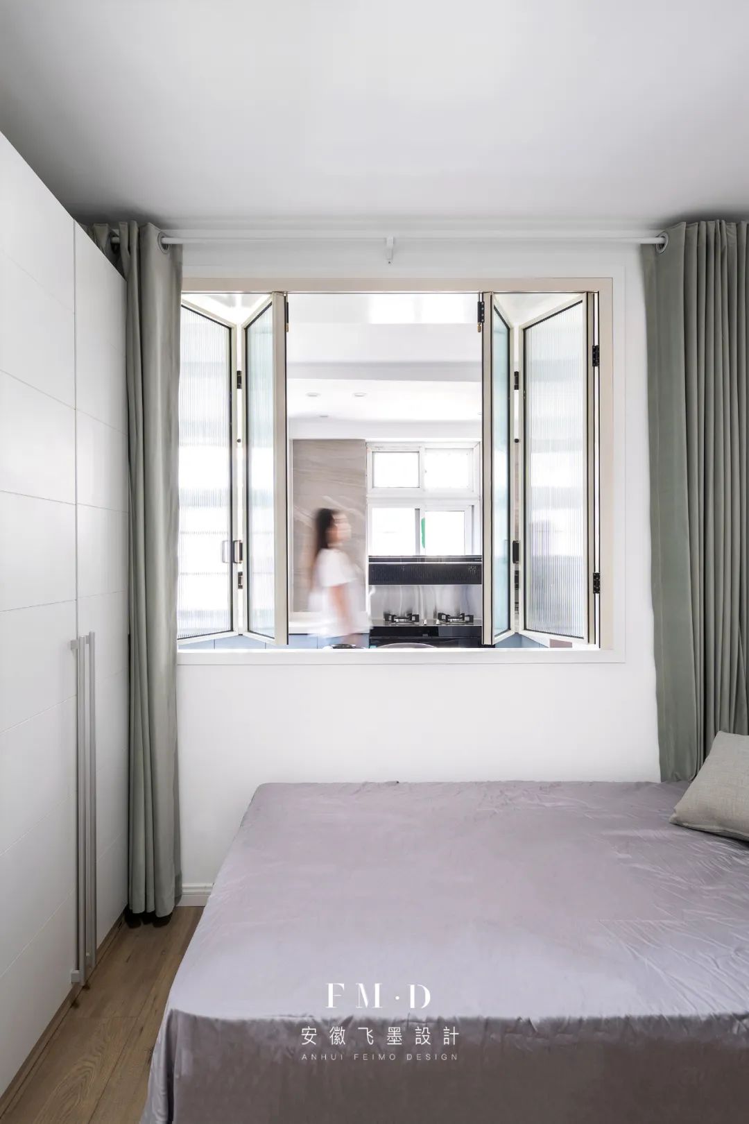 屋子太暗不想开灯怎么引进阳光,室内黑采光不好怎么办