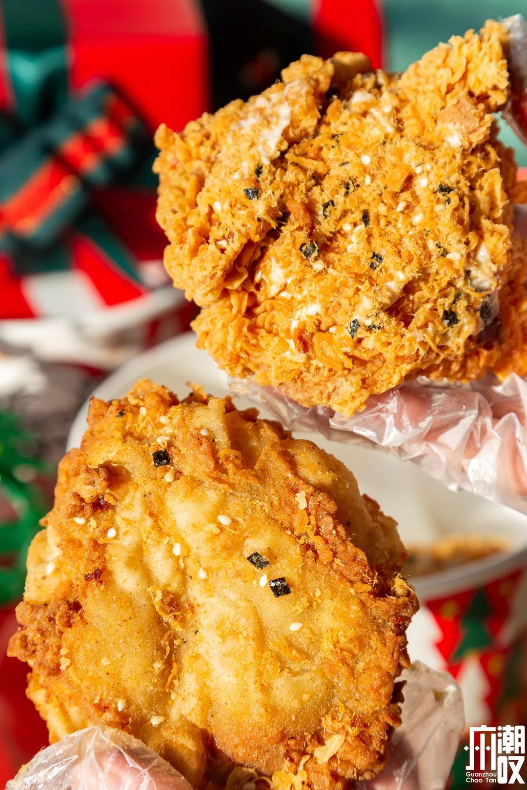 肯德基的圣诞新品芝士炸鸡小火锅,kfc肯德基圣诞限定桶2021