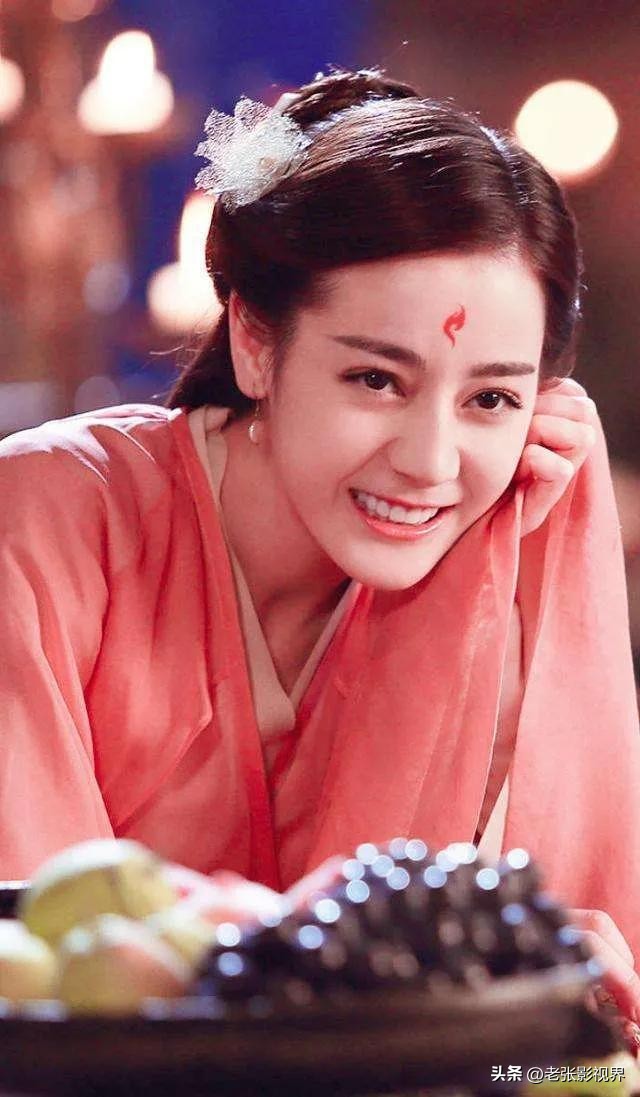 迪丽热巴线下活动出圈名场面,迪丽热巴2018优酷出圈造型