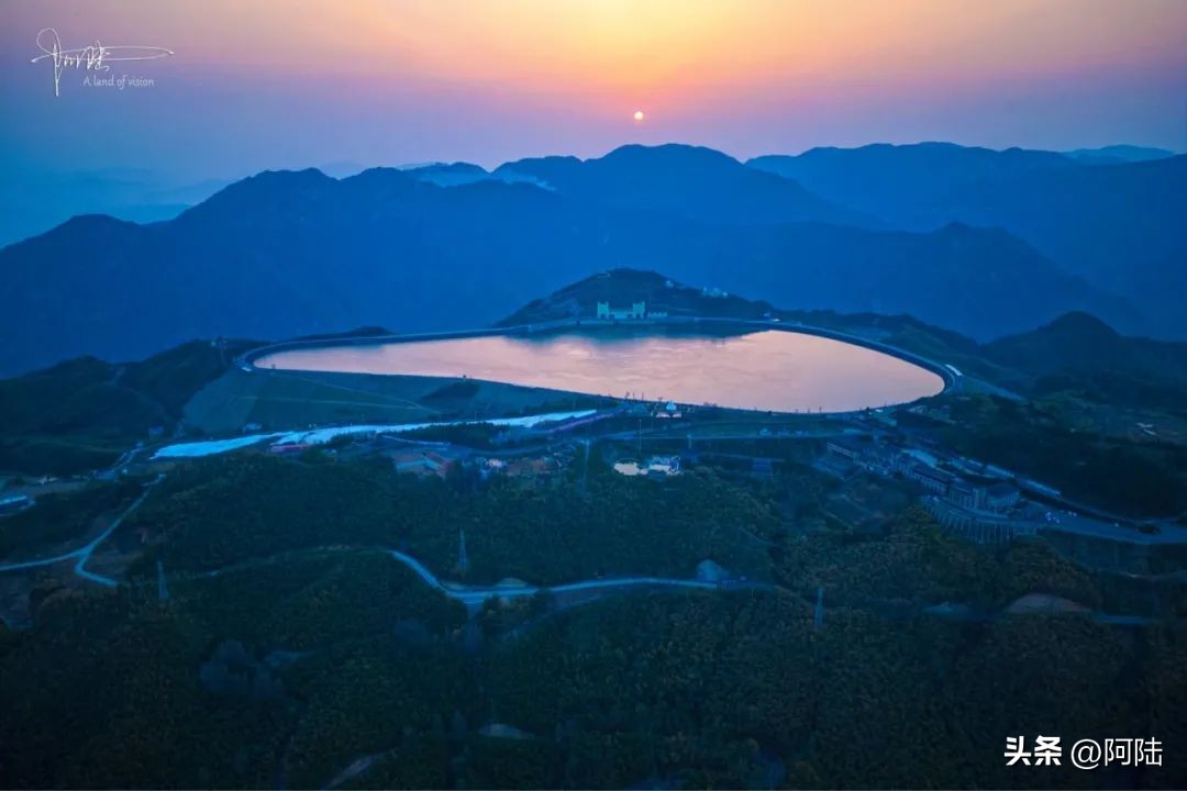 傍晚的江南天池宛如天空之境,江南天池值得玩吗