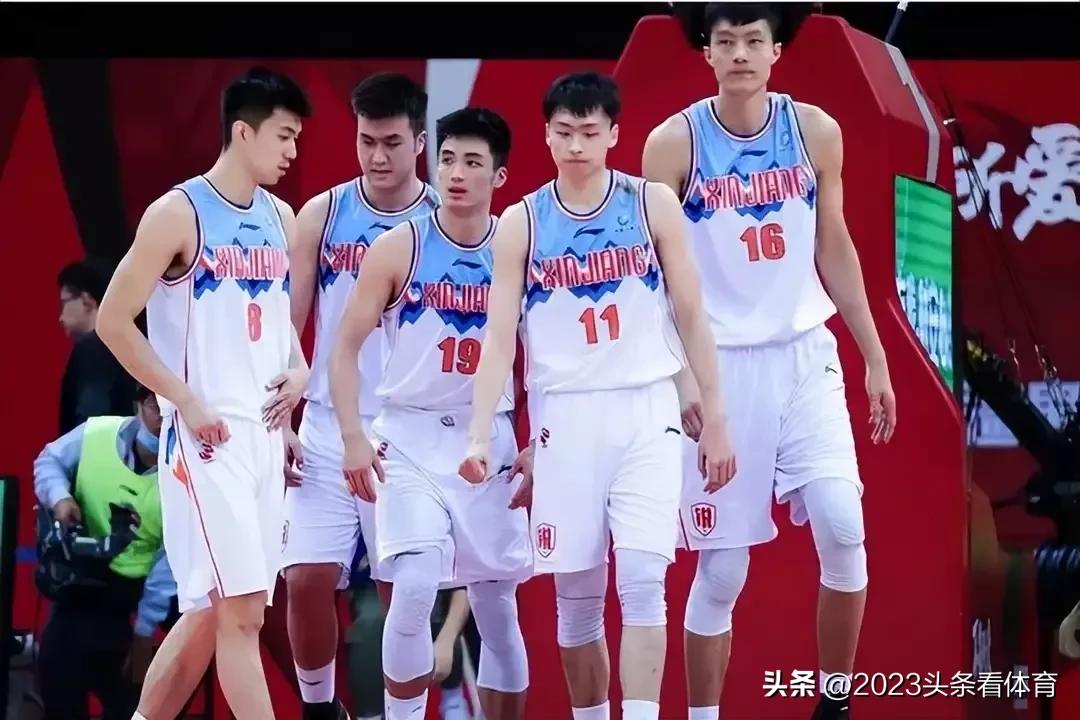 *疆新**退出CBA谁之过？篮协失公信力，周琦遭受威胁，姚明进退两难