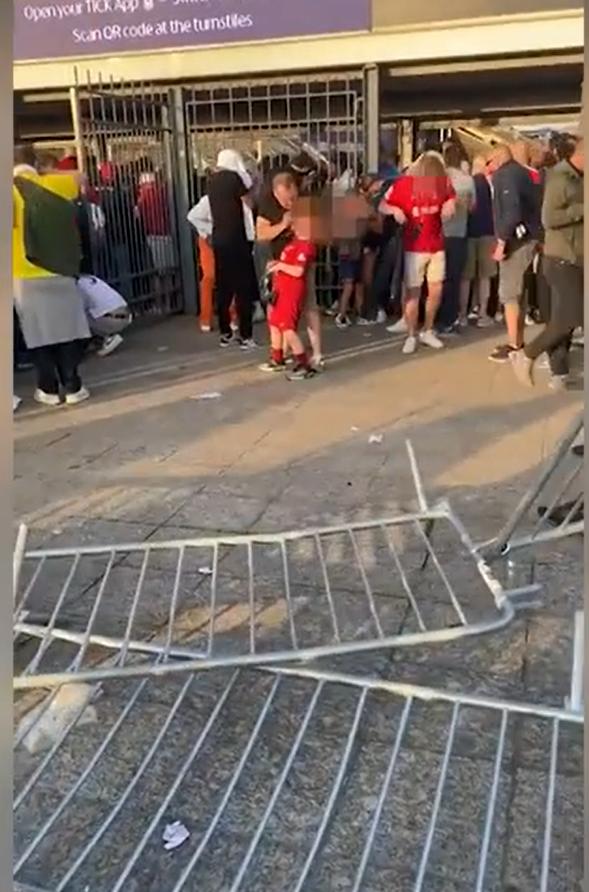 利物浦球迷被攻击,利物浦球迷被打基辅