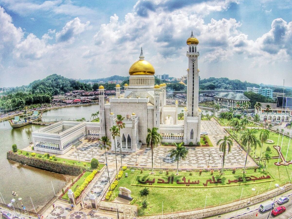 告诉你一个真实的文莱,文莱是怎么被一分为二的