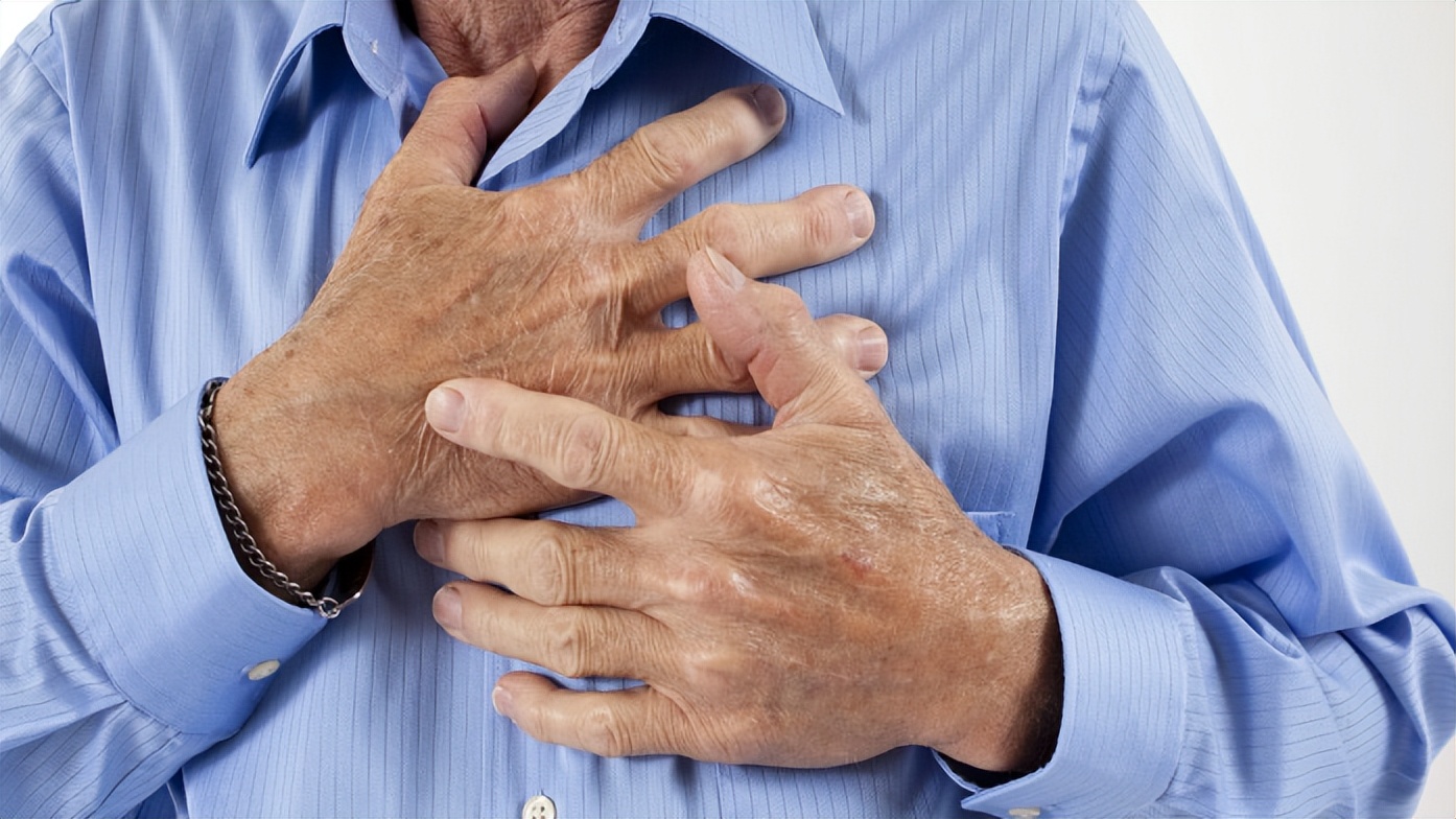 肩膀痛连着胳膊的肌肉痛是肺癌吗,肺癌晚期肩膀疼得厉害是怎么回事