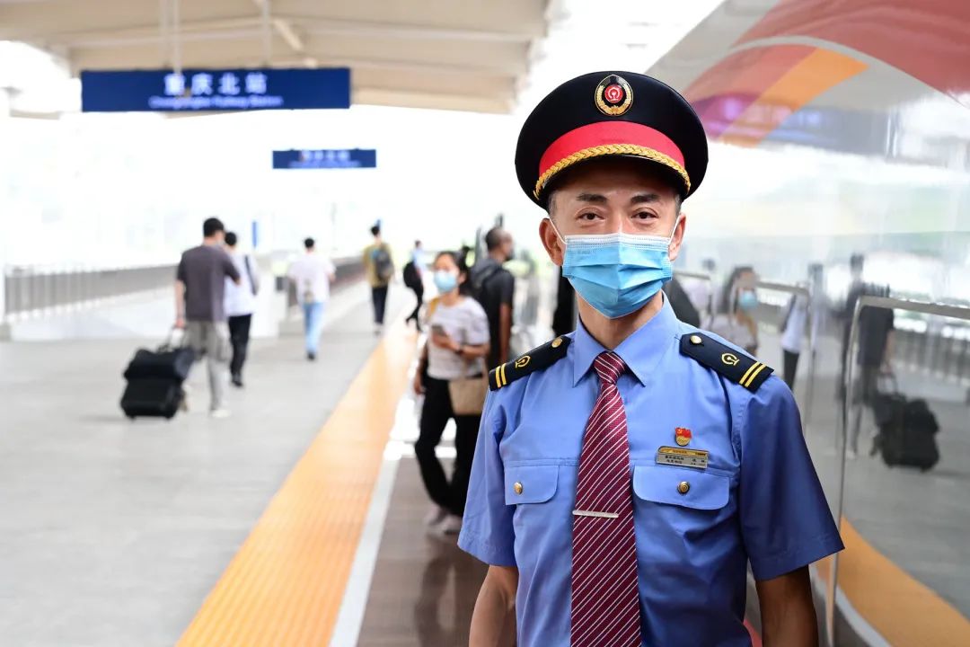 情暖“双城Bus”，“桂大哥”的*党**建之旅