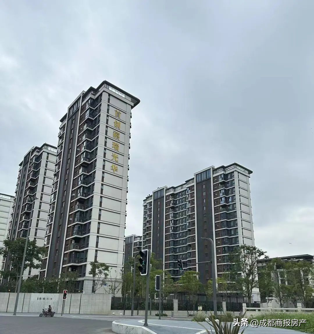 在“非顶流”的青羊新城，开发商主要“卷”什么？