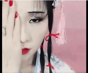 41岁，她用365张假面换取年入百万，迷倒全网宅男：想娶她回家