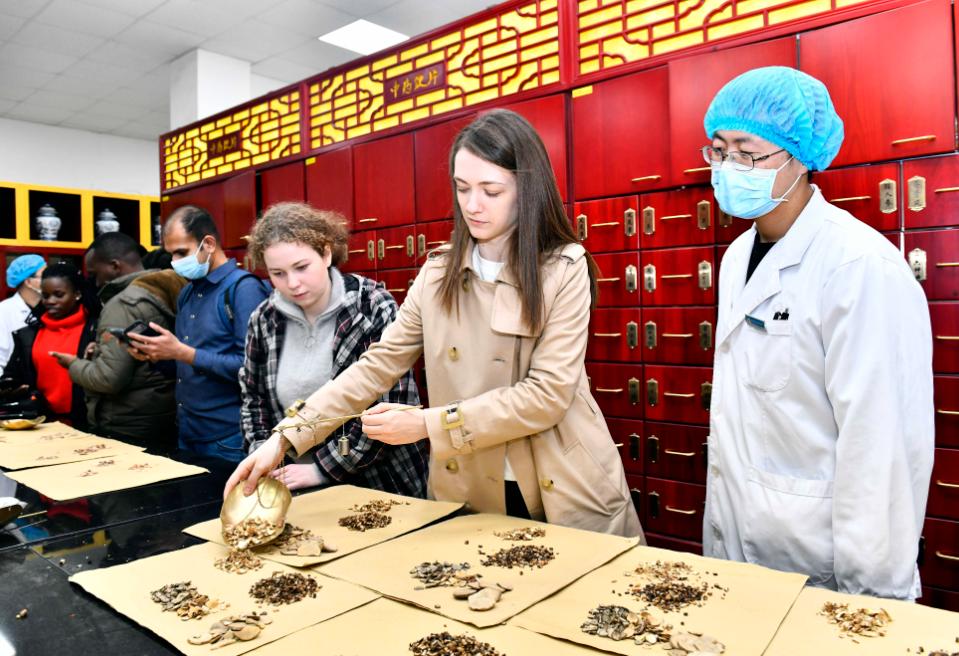 健康养生治疗偏头痛的小方法,健康科普缓解偏头痛可以怎么做