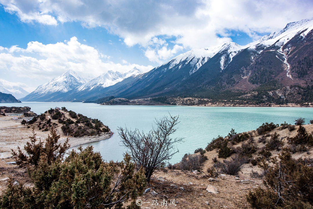 西藏昌都市城全景 (西藏第一大城市昌都)