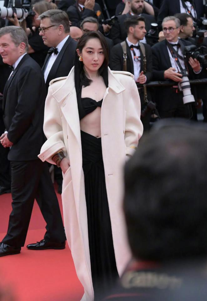 姣斿熀灏兼吵琛ｅ鍥芥槑鏄熼伄鑲夌┛鎼浘,鏄庢槦娉宠。澶栫┛闇茶叞椋庢牸