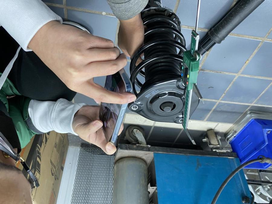 全赛道定制性能飙升低趴战斗钢炮“豹力变装”