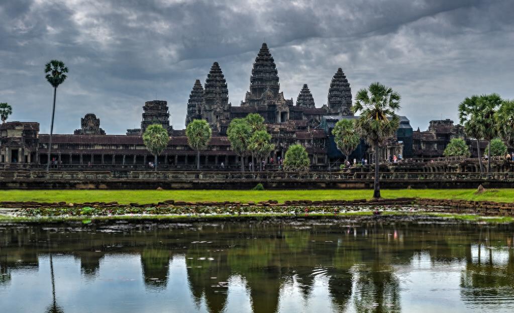 波尔布特日常照片,波尔布特穿的衣服