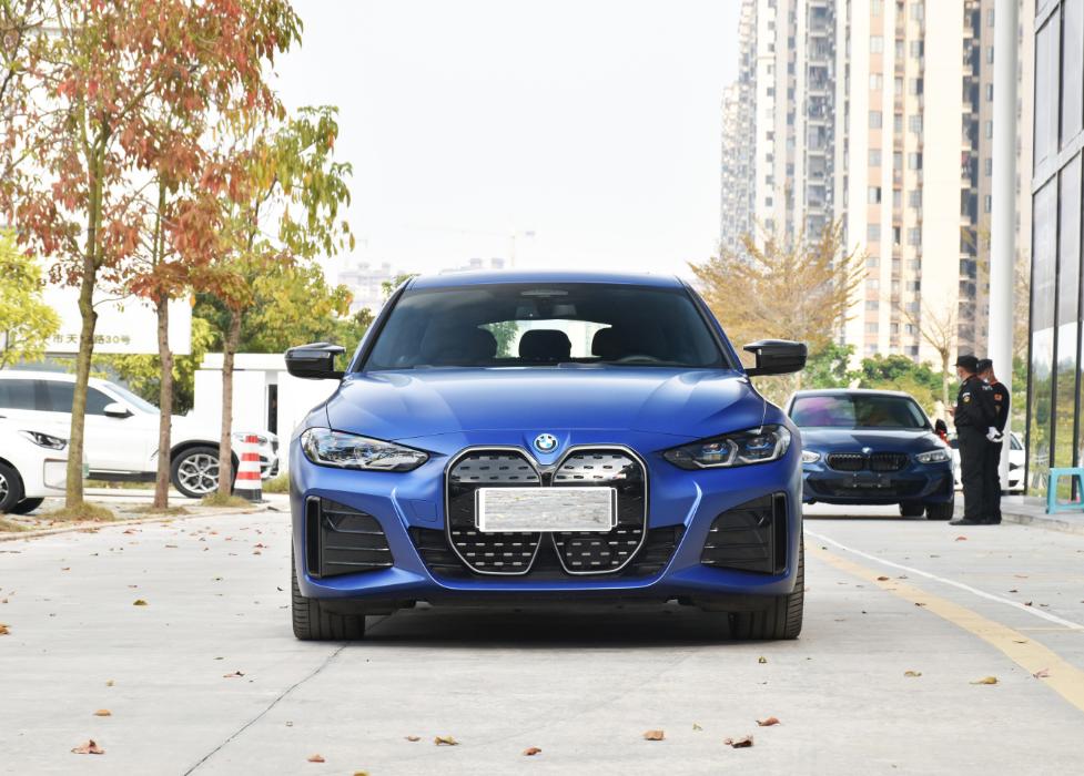 宝马i4m50真实续航测试,宝马i4试驾评测m40