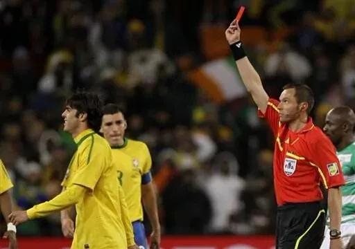 卡卡与科特迪瓦红牌,卡卡红牌罚下是哪次