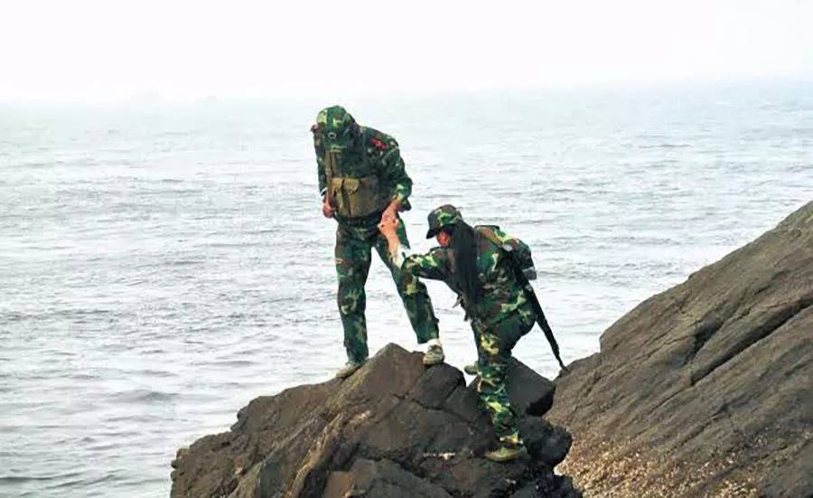 致敬夫妻坚守孤岛32年,夫妻独守孤岛三十二年