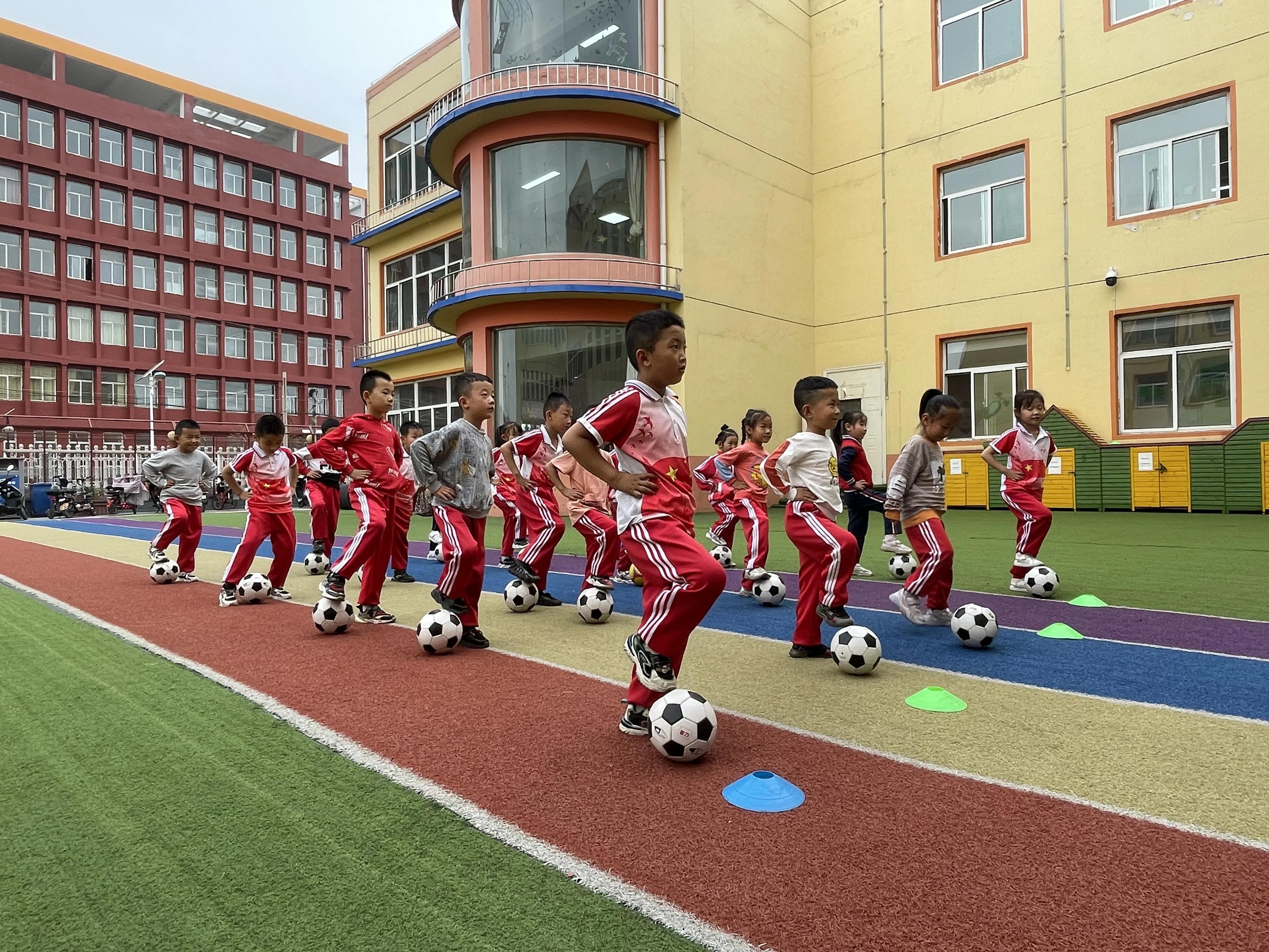 足球小乾坤,平鲁区天明幼儿园