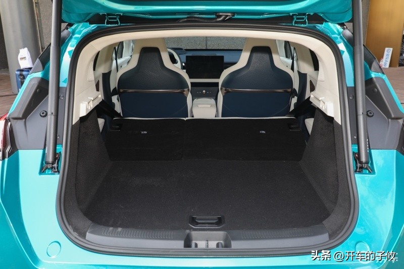 上海车展极氪zeekrx落地价,极氪zeekrx试驾车