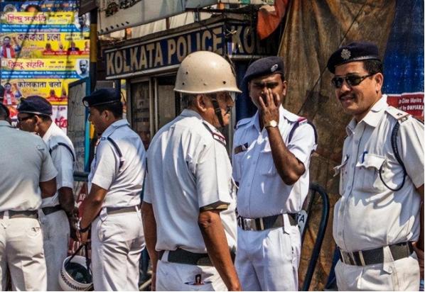 14亿印度人的羞耻？印度两女子被赤裸游街遭轮奸，莫迪直言：耻辱