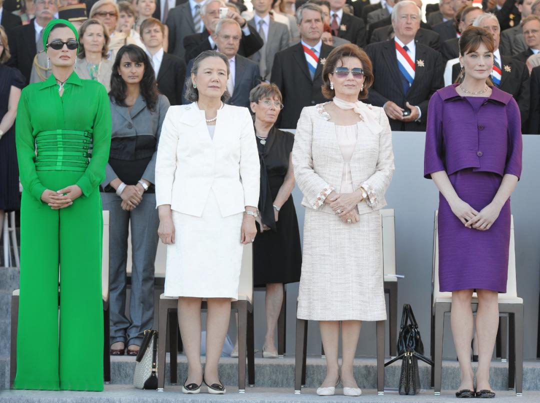 比世界杯还好看的是，卡塔尔太后的高定衣橱爽文人生