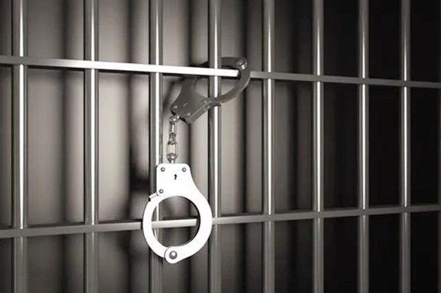 90后女出纳贪污720万案件初步调查,女会计贪污50万被判死刑