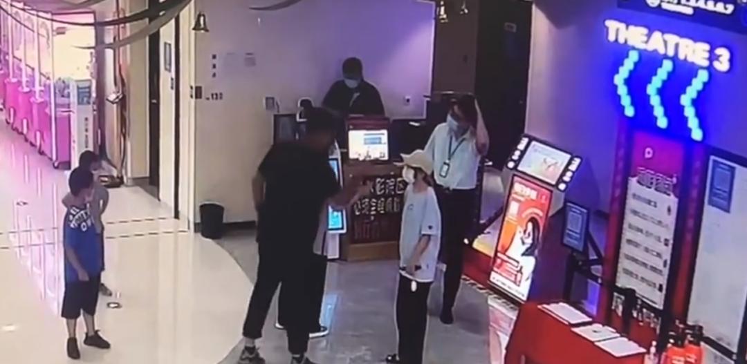 连沈腾都救不了他！冲上热搜惹怒全网，竟还敢说“全场算我的”