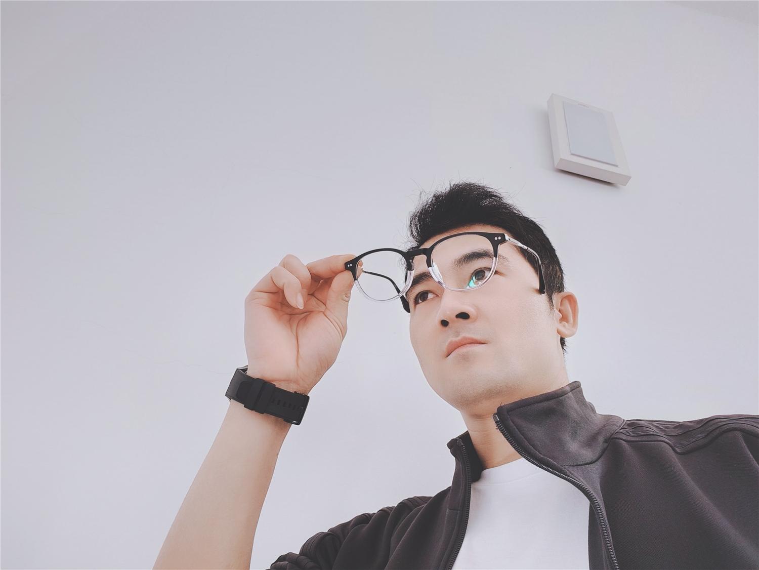 “视”见精彩，轻宝眼镜深度体验，未来的风向标