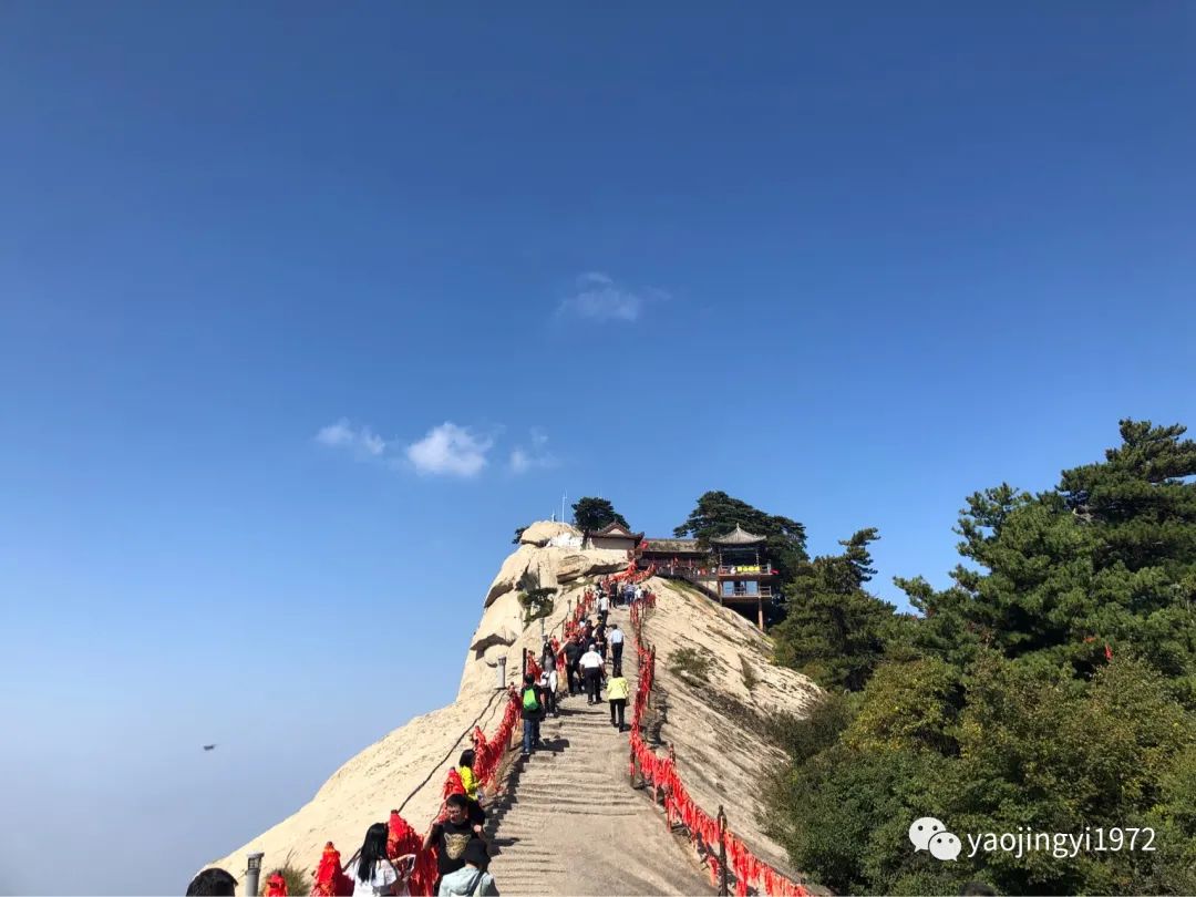 西岳华山不愧为天下第一险山,东岳泰山之雄西岳华山之险