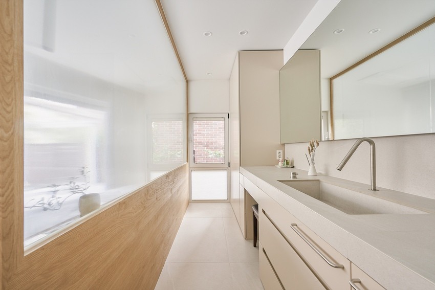 一家六口住390平方的别墅,一家6口住在40平米的房子