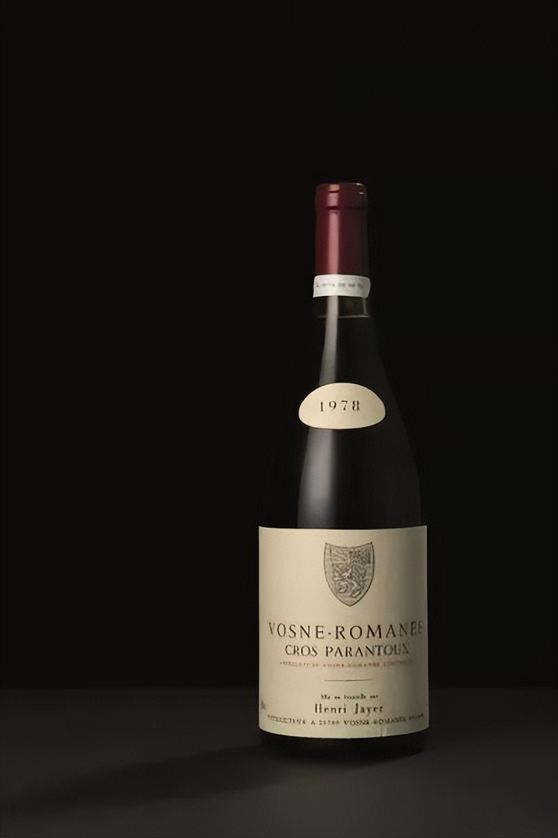 平平无奇一张合照，里面这个竟然价值百万！