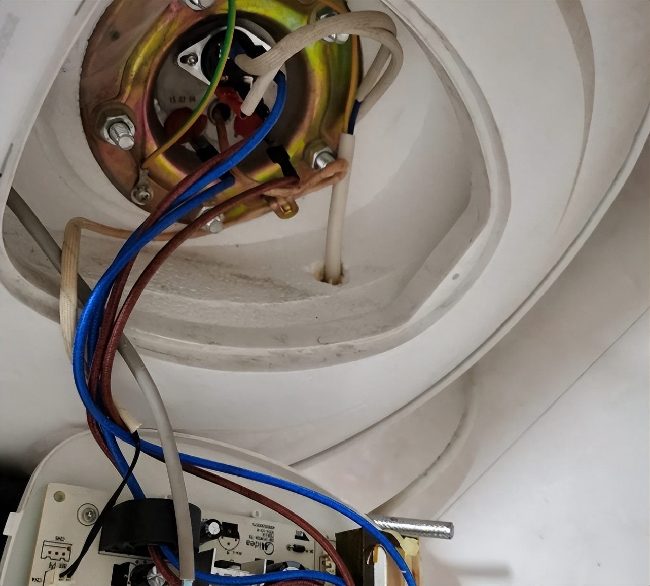 电热水器该怎样选,电热水器怎么选才好